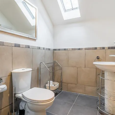 2 Bed In Oc-lr024